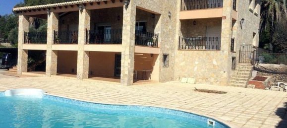 4 bedrooms Villa in Pedreguer, Spain No. 2528 3