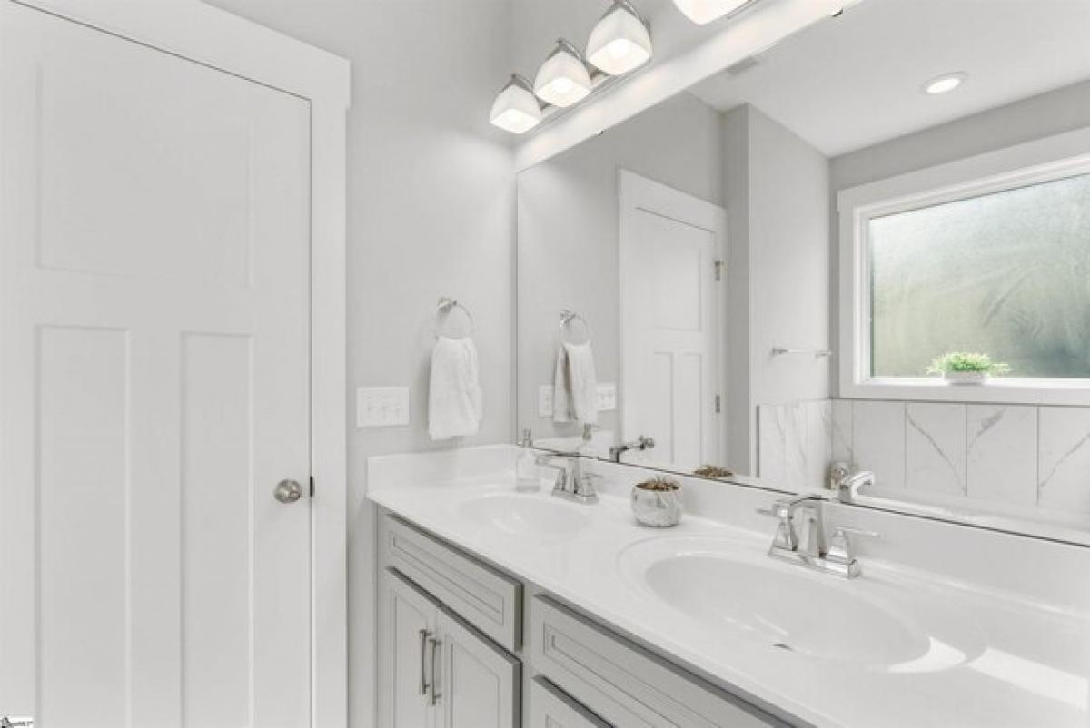 5 bedrooms House in Taylors, USA No. 379832