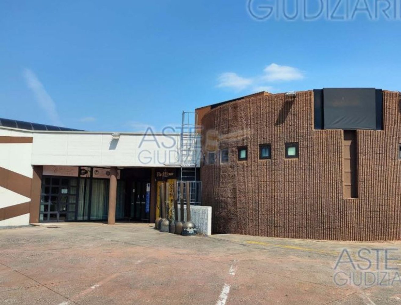 57m² Commercial property in Brescia, Italy No. 260049
