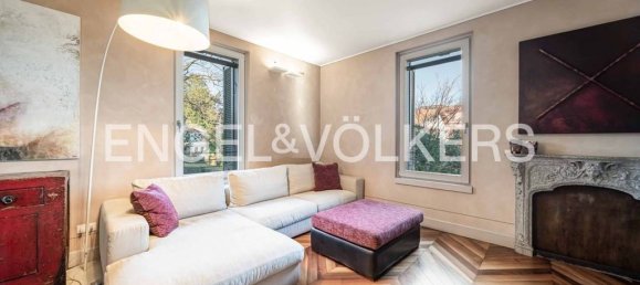 4 bedrooms Villa in Biandronno, Italy No. 139066 9