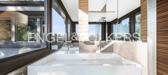 4 bedrooms Villa in Biandronno, Italy No. 139066 25