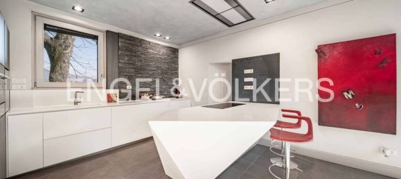 4 bedrooms Villa in Biandronno, Italy No. 139066 19