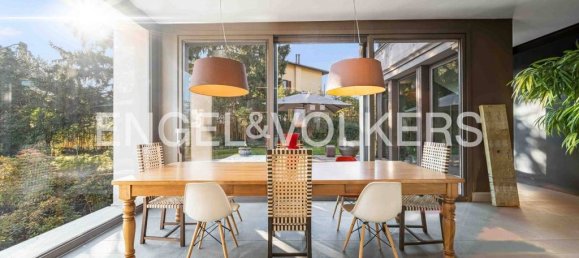 4 bedrooms Villa in Biandronno, Italy No. 139066 16