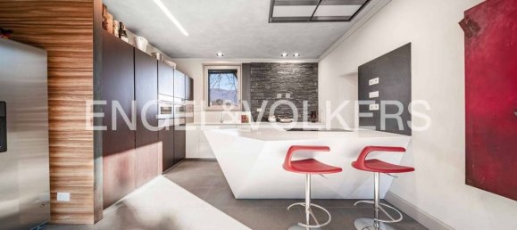 4 bedrooms Villa in Biandronno, Italy No. 139066 18