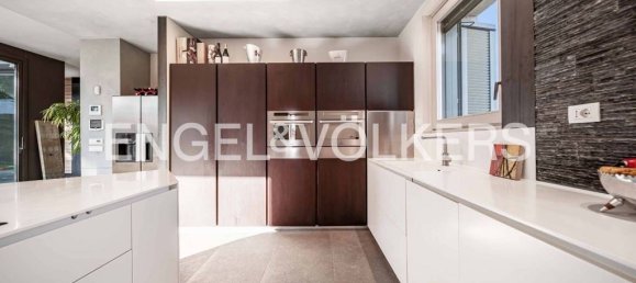 4 bedrooms Villa in Biandronno, Italy No. 139066 21