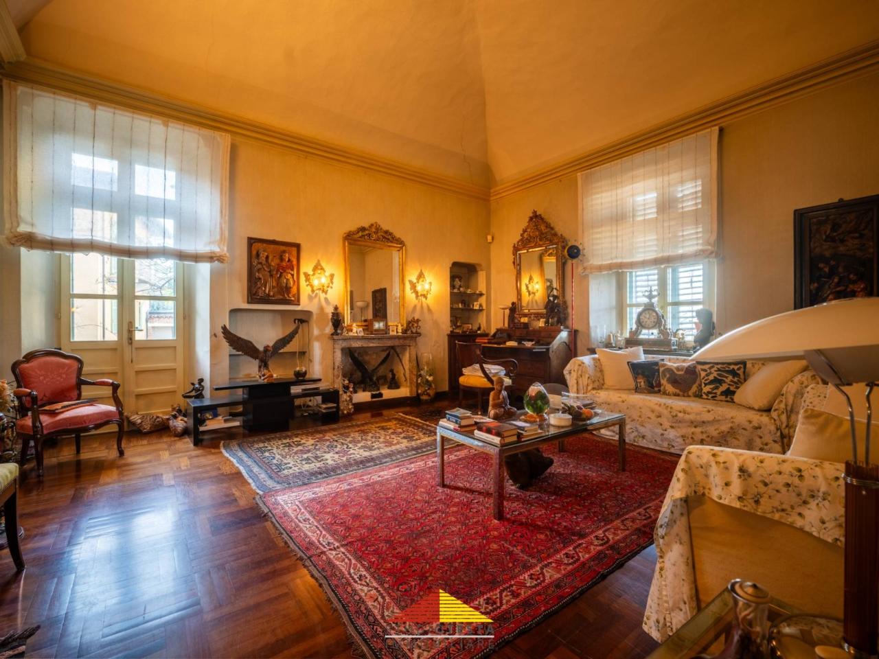 8 rooms Apartment in Saluzzo, Italy No. 148239