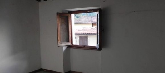 Дом с 6 комнатами в Камайоре, Италия № 214328 6