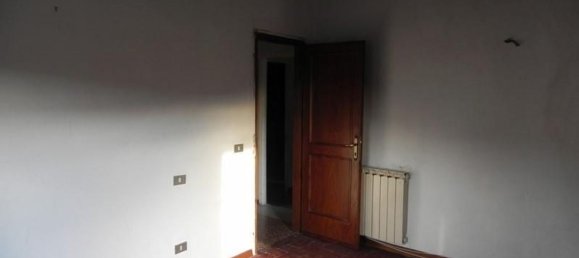 Дом с 6 комнатами в Камайоре, Италия № 214328 14