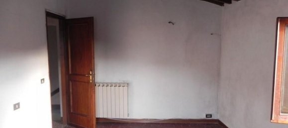 Дом с 6 комнатами в Камайоре, Италия № 214328 2