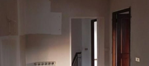 Дом с 6 комнатами в Камайоре, Италия № 214328 4