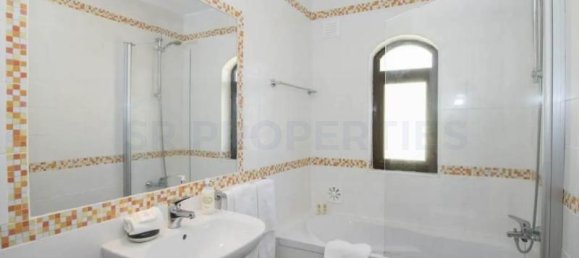 4 bedrooms Villa in Guia, Portugal No. 107508 3