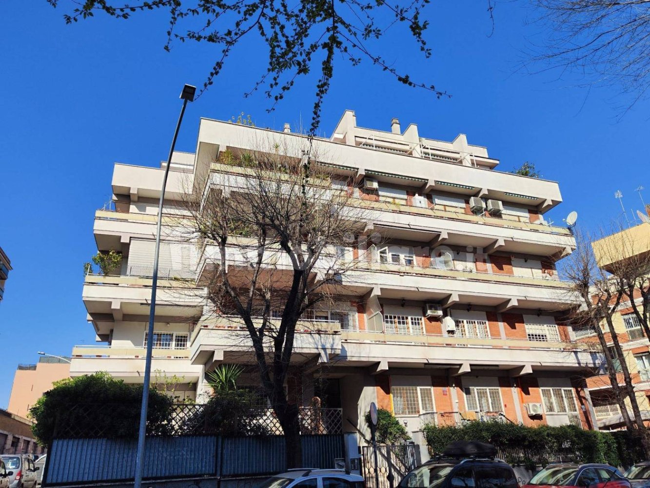 3 bedrooms Apartment in Rome, Italy No. 257191