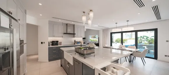 4 Schlafzimmer Villa in Meadows, UAE, Nr. 108410 4