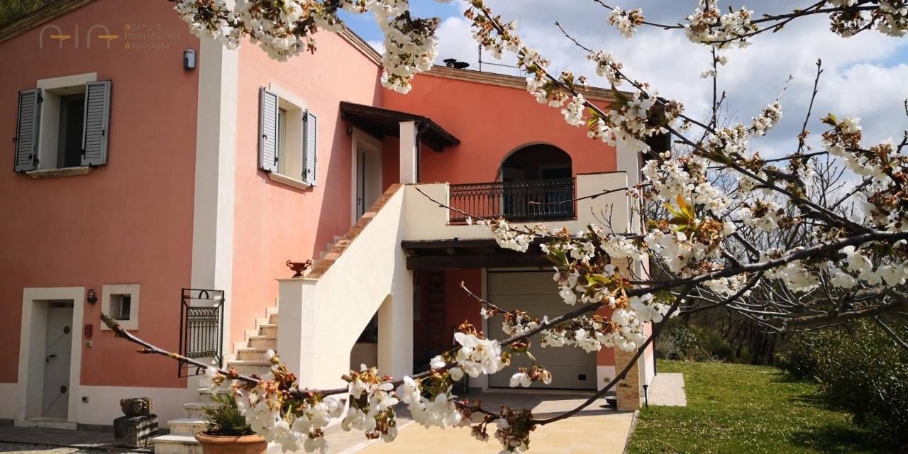 8 rooms House in Ascoli Piceno, Italy No. 125389