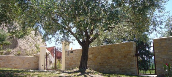 8 rooms House in Ascoli Piceno, Italy No. 125389 9