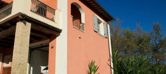 8 rooms House in Ascoli Piceno, Italy No. 125389 28