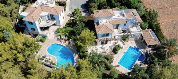 5 bedrooms Villa in Argaka, Cyprus No. 1307 6