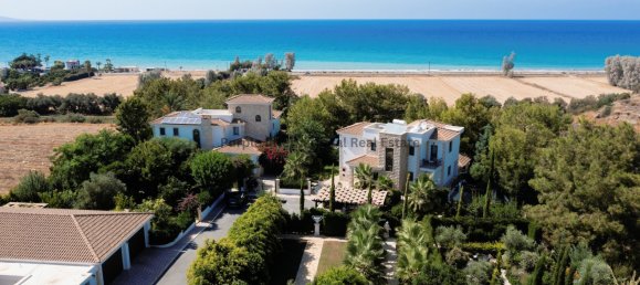 5 bedrooms Villa in Argaka, Cyprus No. 1307 4