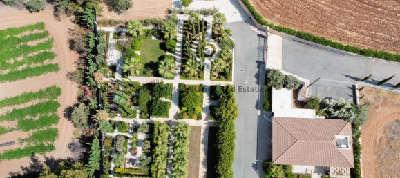 5 bedrooms Villa in Argaka, Cyprus No. 1307 17