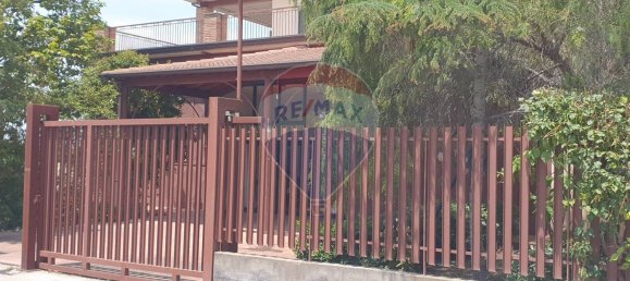 650m² Commercial property in Paternò, Italy No. 352247 3