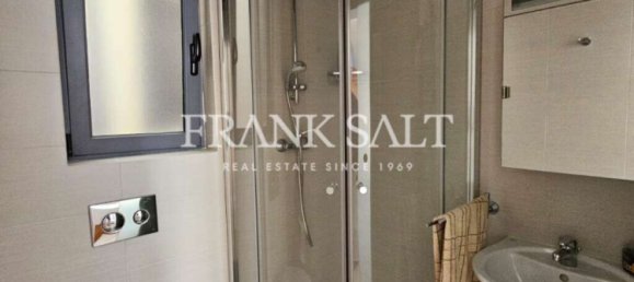 Apartamento de 3 dormitorios en Victoria, Malta No. 3011 2