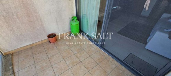 Apartamento de 3 dormitorios en Victoria, Malta No. 3011 12