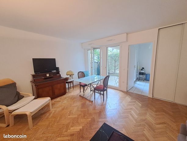 Studio in Issy-les-Moulineaux, France, Nr. 300312