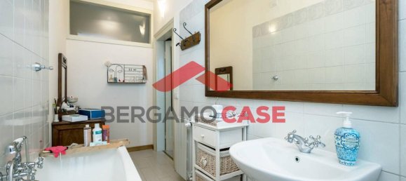 Apartamento de 4 habitaciónes en Bergamo, Italy No. 145242 12