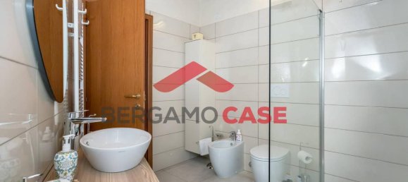Apartamento de 4 habitaciónes en Bergamo, Italy No. 145242 11