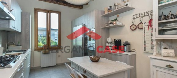 Apartamento de 4 habitaciónes en Bergamo, Italy No. 145242 3