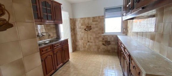 3 bedrooms Apartment in Lisbon, Portugal No. 53420 13