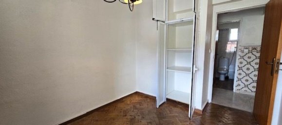 3 bedrooms Apartment in Lisbon, Portugal No. 53420 6