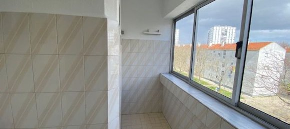 3 bedrooms Apartment in Lisbon, Portugal No. 53420 26