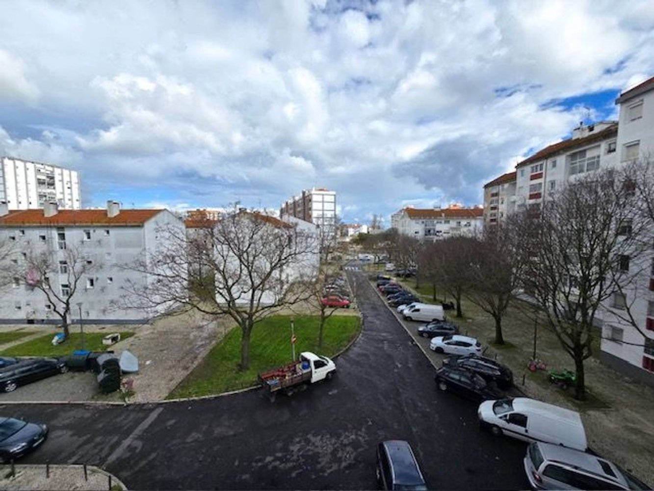 3 bedrooms Apartment in Lisbon, Portugal No. 53420