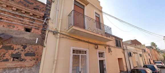 3 rooms Apartment in Catania, Italy No. 48701 3