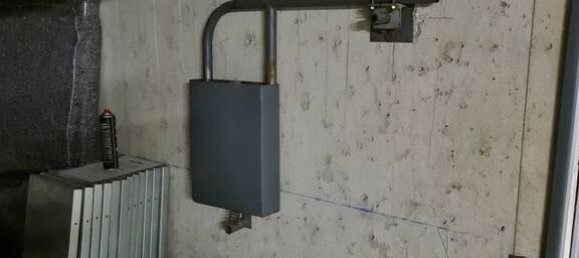  Garage in Paris, France No. 302539 7