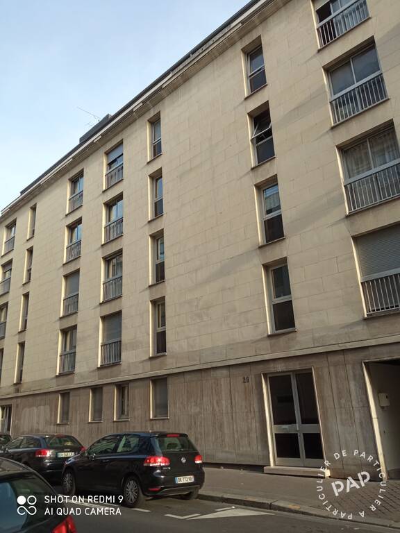  Garage in Paris, France No. 302539