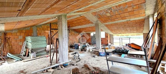 440m² Building in Saludecio, Italy No. 378010 25