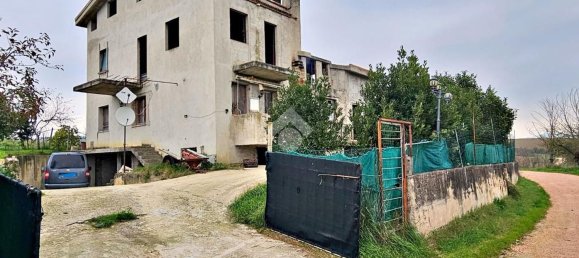 440m² Building in Saludecio, Italy No. 378010 10