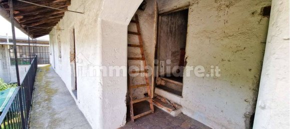 5 Schlafzimmer Haus in Cocquio-Trevisago, Italy, Nr. 281358 15