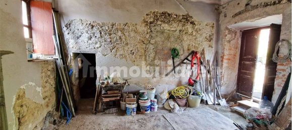 5 Schlafzimmer Haus in Cocquio-Trevisago, Italy, Nr. 281358 32