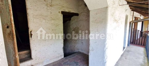 5 Schlafzimmer Haus in Cocquio-Trevisago, Italy, Nr. 281358 16
