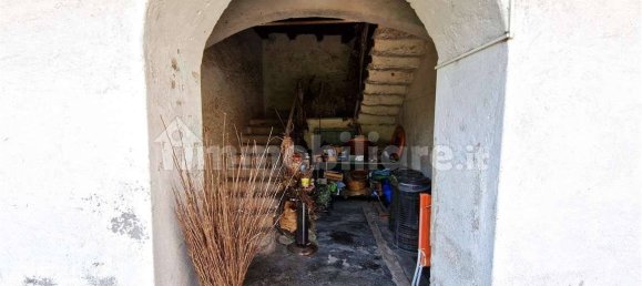 5 Schlafzimmer Haus in Cocquio-Trevisago, Italy, Nr. 281358 27