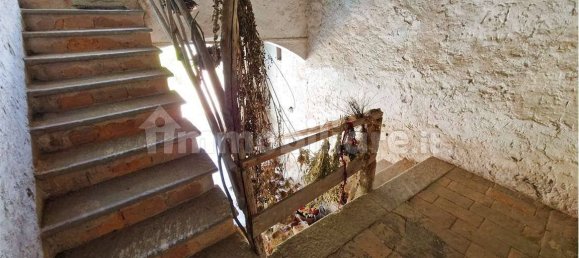 5 Schlafzimmer Haus in Cocquio-Trevisago, Italy, Nr. 281358 21