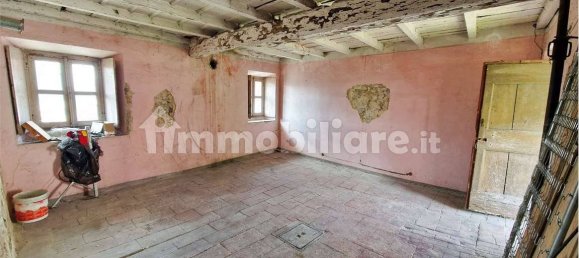 5 Schlafzimmer Haus in Cocquio-Trevisago, Italy, Nr. 281358 7
