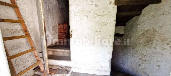 5 Schlafzimmer Haus in Cocquio-Trevisago, Italy, Nr. 281358 18