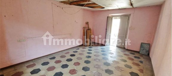 5 Schlafzimmer Haus in Cocquio-Trevisago, Italy, Nr. 281358 13