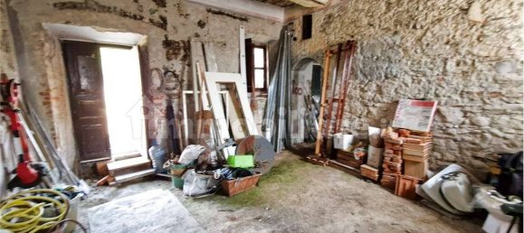 5 Schlafzimmer Haus in Cocquio-Trevisago, Italy, Nr. 281358 31