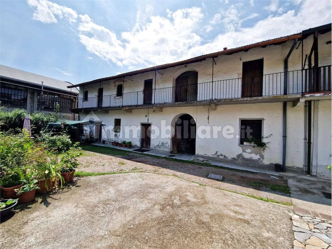 5 Schlafzimmer Haus in Cocquio-Trevisago, Italy, Nr. 281358