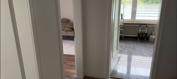 Квартира с 2 комнатами в Вупперталь, Германия № 346420 3